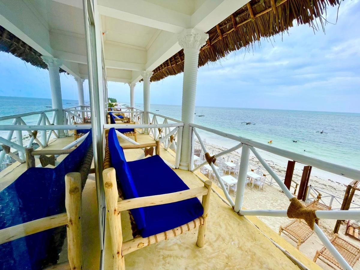 Equalia Boutique Hotel Джамбиани Екстериор снимка