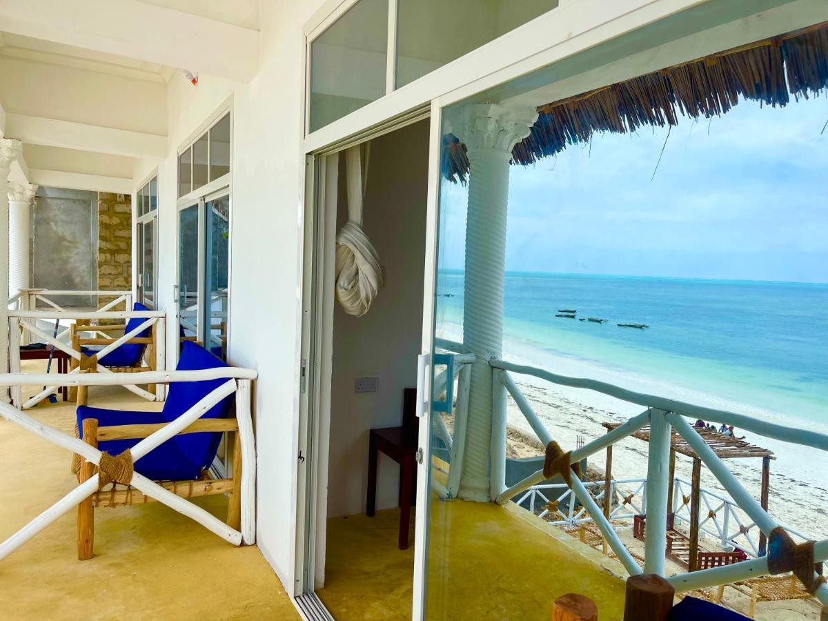 Equalia Boutique Hotel Джамбиани Екстериор снимка