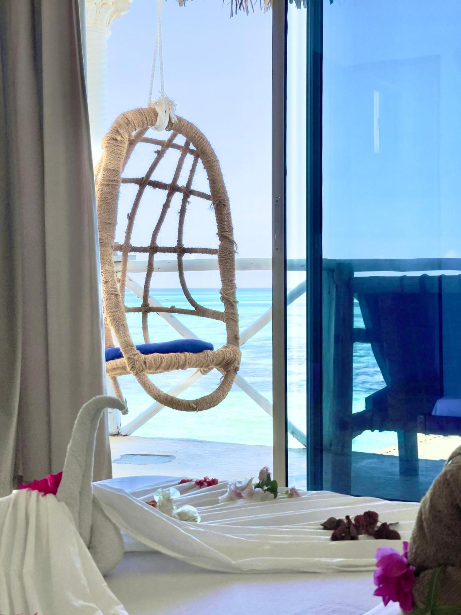 Equalia Boutique Hotel Джамбиани Екстериор снимка