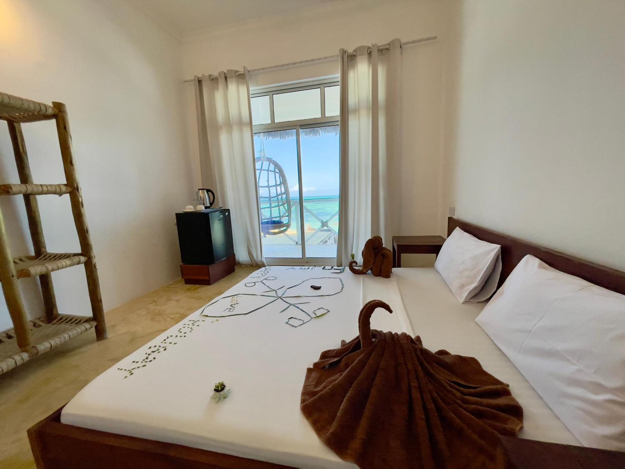 Equalia Boutique Hotel Джамбиани Екстериор снимка